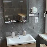Luxury Boutique * バート・エルスター