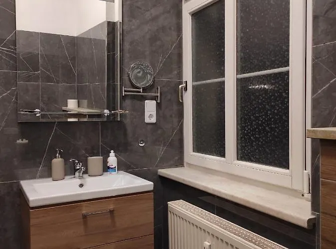 Luxury Boutique * باد إلستر